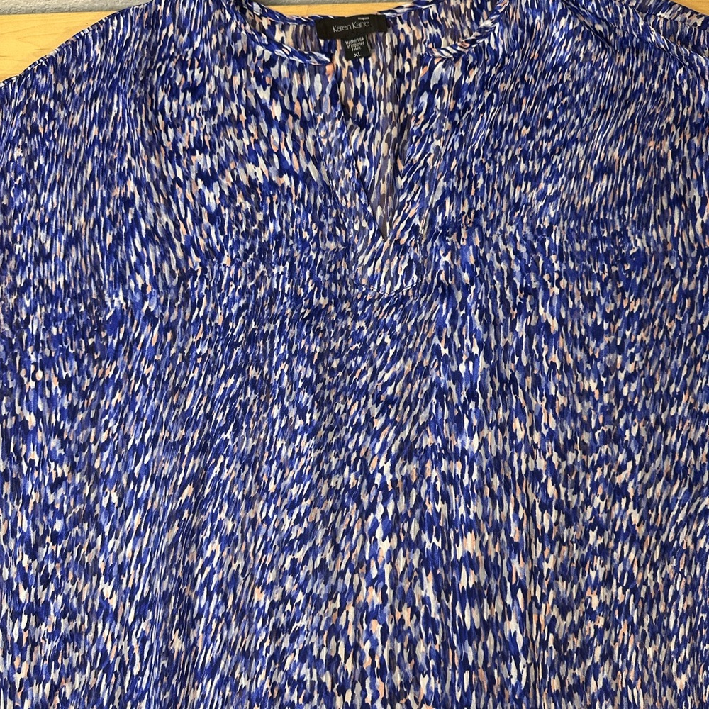 Karen Kane Abstract Blue and White Blouse